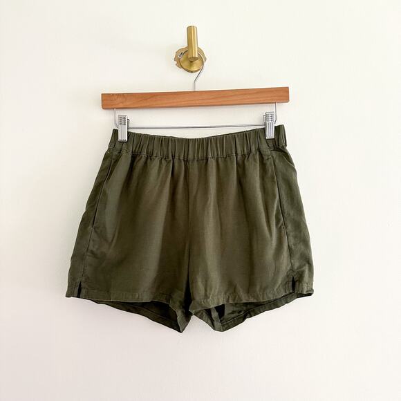 Madewell Pants - Madewell Pull-On Shorts in Green XXS